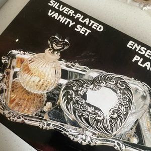 Vintage Style Silver-Plated Vanity Set